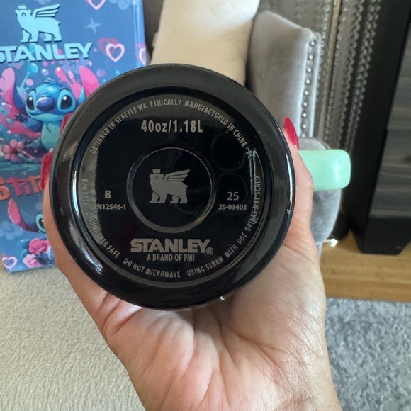 Stanley Quencher H2.0 40oz Tumbler with Blue and Pink Stitch Design. New. - Picture 6 of 8